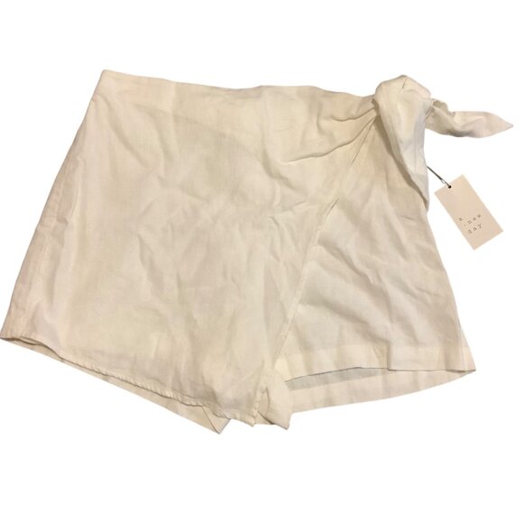 White Linen Blend High-Waisted Shorts Women 8 Tie Detail A New Day NWT Side Zip - Picture 1 of 7